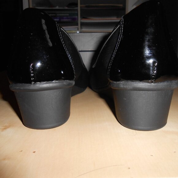 NEW IN BOX LONDON FOG Black NEOPRENE DRESS WEDGE 7W (WIDE) - Picture 4 of 8